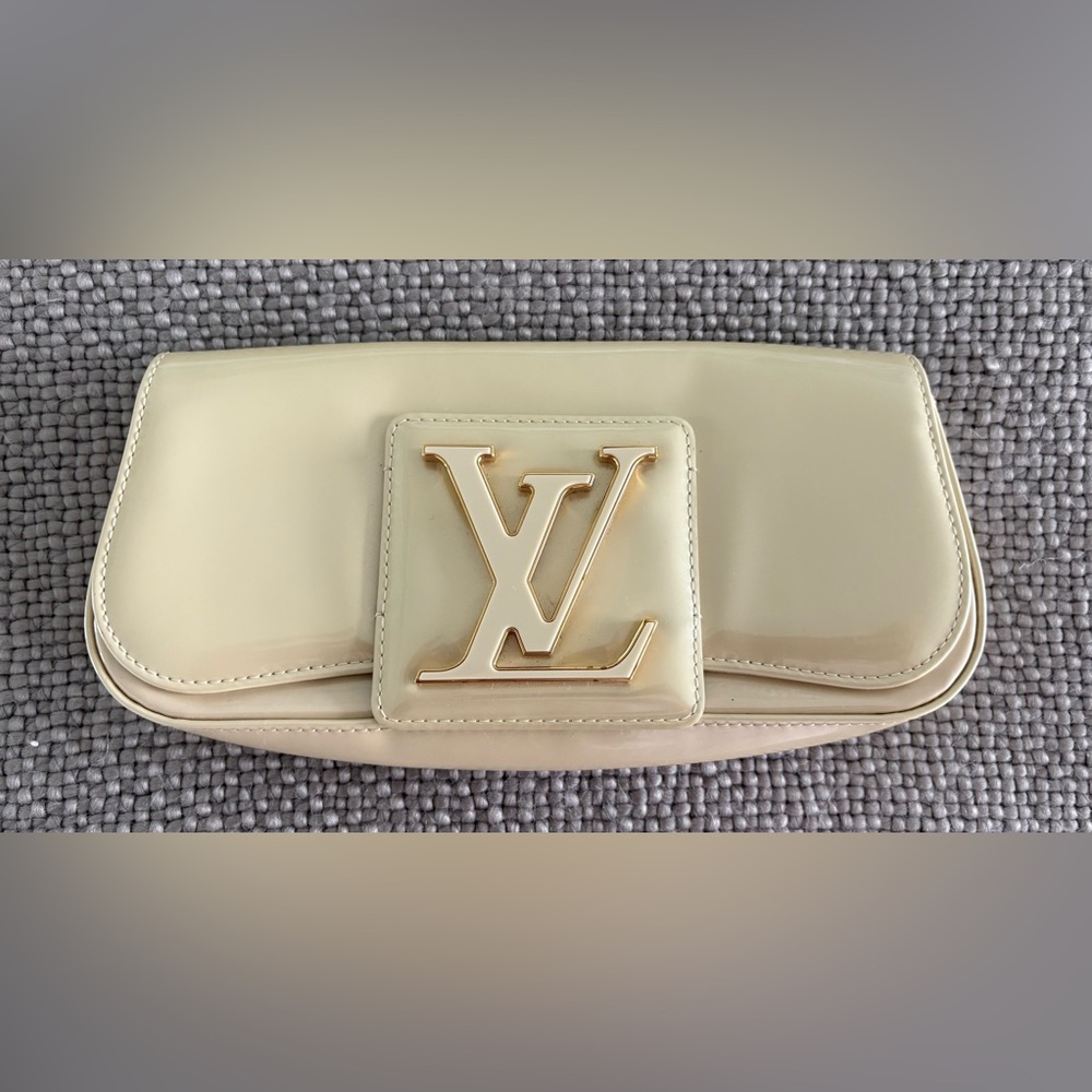 GIFTABLE!!! Louis Vuitton Cream Patent Leather SOBE Clutch with Gold LV Emblem